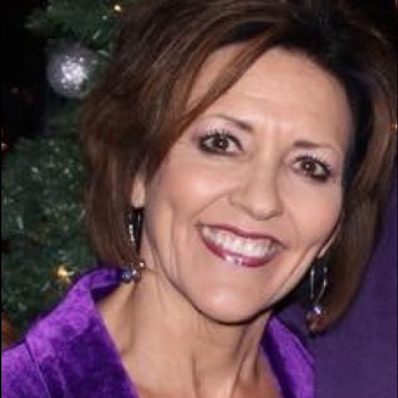 Meet your Posher, Sue - Picture 2 of 2